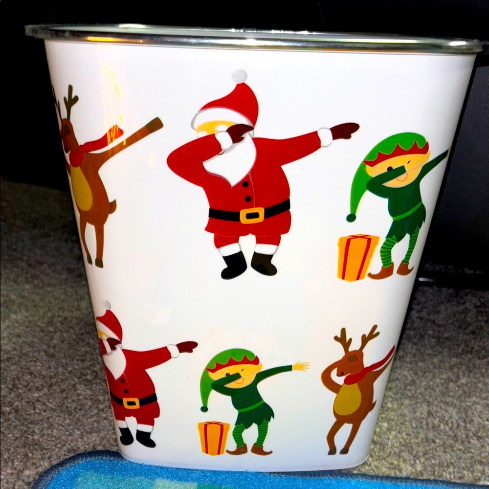 Mini Holiday Trash Can 🗑️ 🎅 🧝